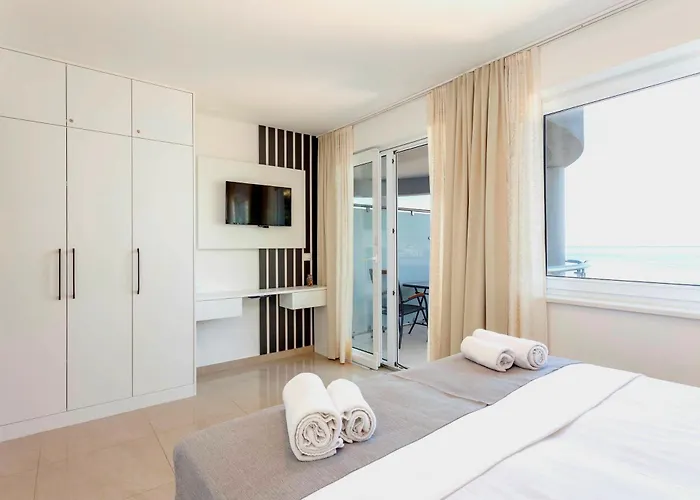 Sunset Split Rooms