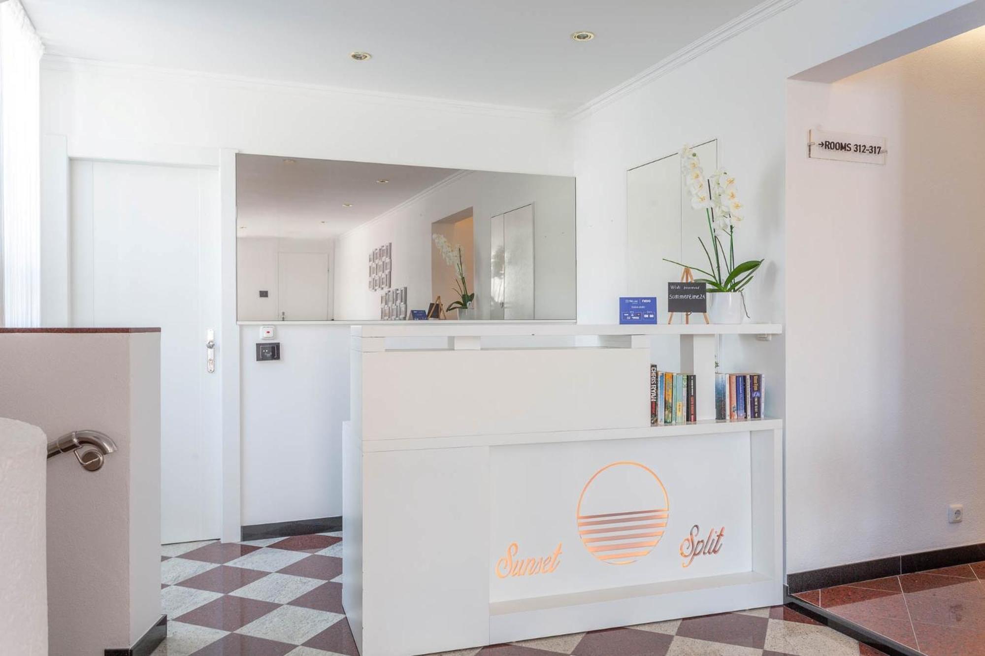 Sunset Split Bed & Breakfast 3*